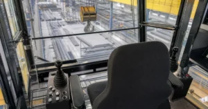 Bridge crane vs gantry joystick — dual pulpit multi-axis masters overlooking bay